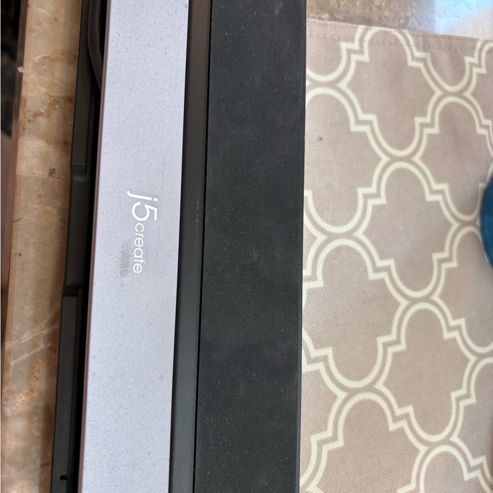 J5 Create USB-C Triple Display Docking Station JCD543